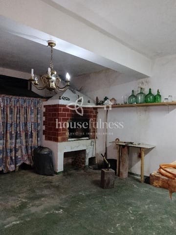 6 bedroom Semi-detached Villa for sale in Cariño with garage - € 155,000 (Ref: 9218856)