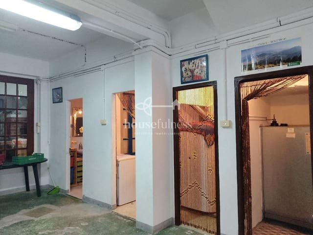 6 bedroom Semi-detached Villa for sale in Cariño with garage - € 155,000 (Ref: 9218856)