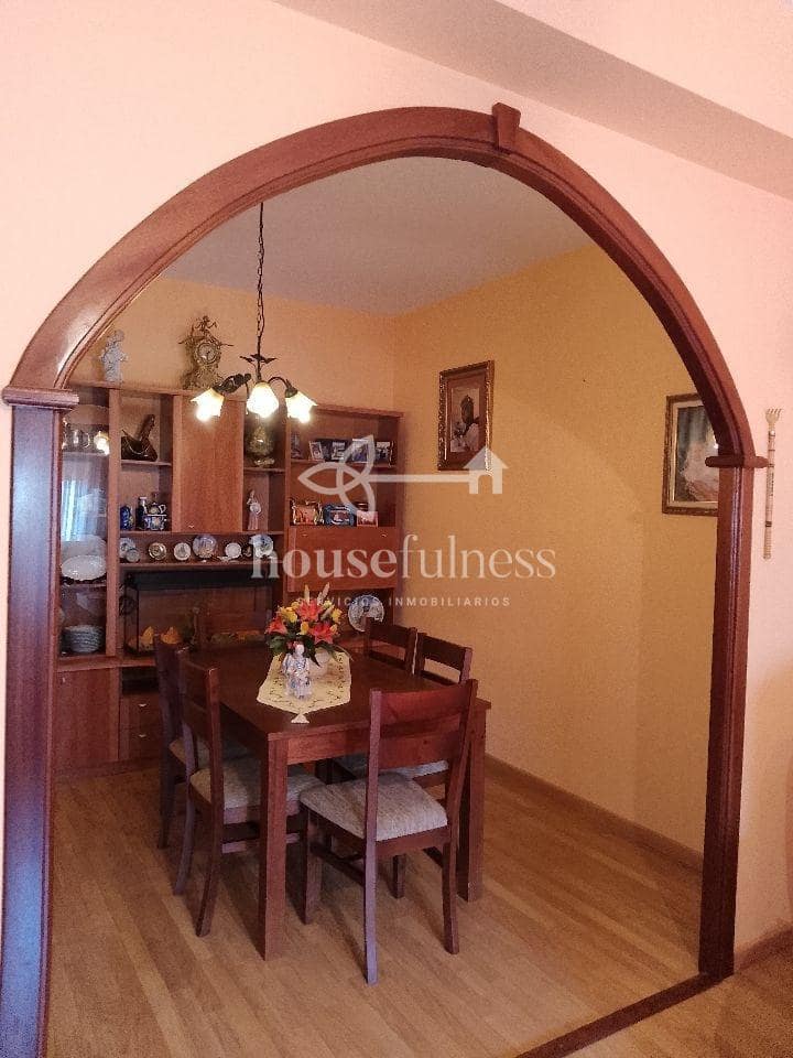 6 soveværelse Semi-Rækkehus til salg i Carino med garage - € 155.000 (Ref: 9218856)