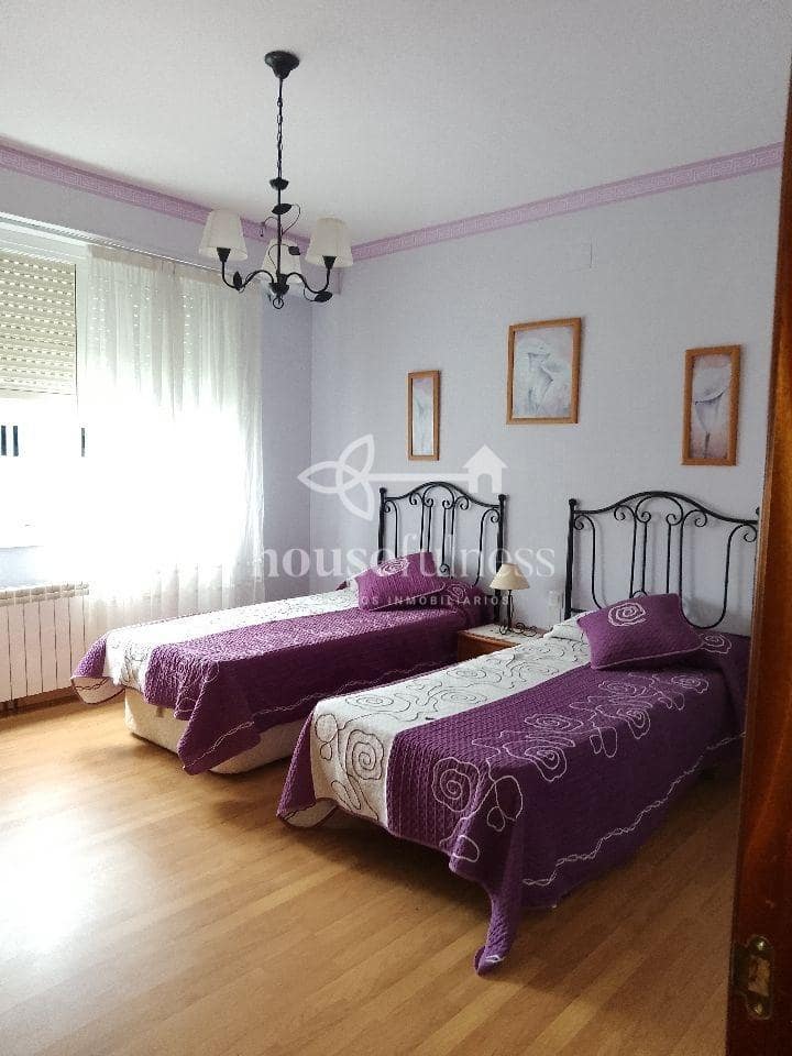 6 soveværelse Semi-Rækkehus til salg i Carino med garage - € 155.000 (Ref: 9218856)