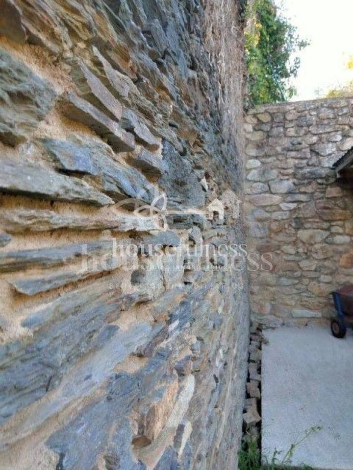 3 makuuhuone Omakotitalo myytävänä paikassa Naron mukana uima-altaan - 195 000 € (Ref: 9218859)