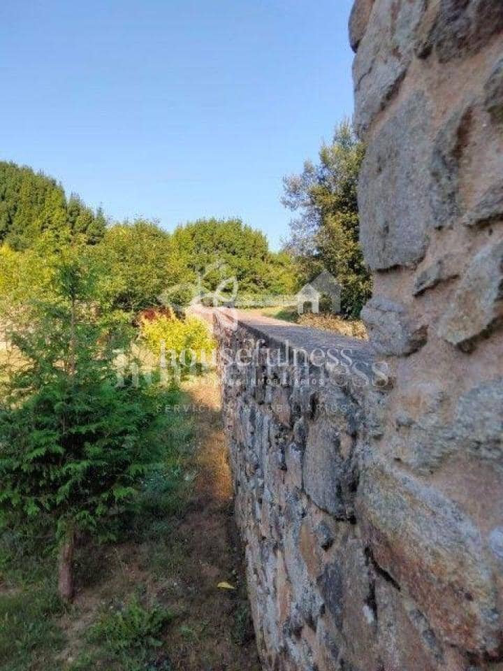 3 makuuhuone Omakotitalo myytävänä paikassa Naron mukana uima-altaan - 195 000 € (Ref: 9218859)