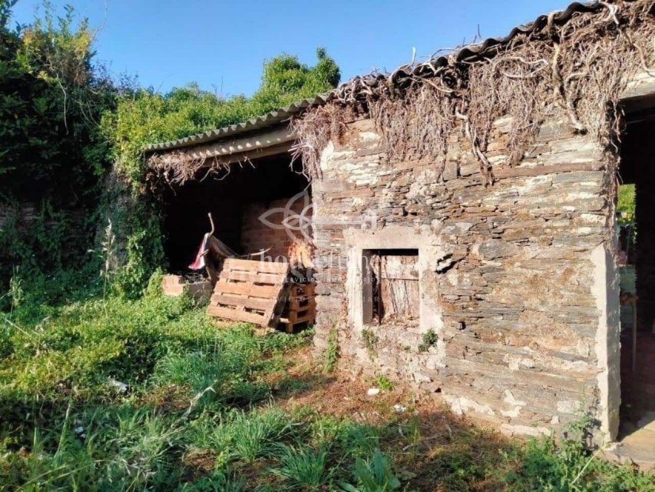 3 makuuhuone Omakotitalo myytävänä paikassa Naron mukana uima-altaan - 195 000 € (Ref: 9218859)