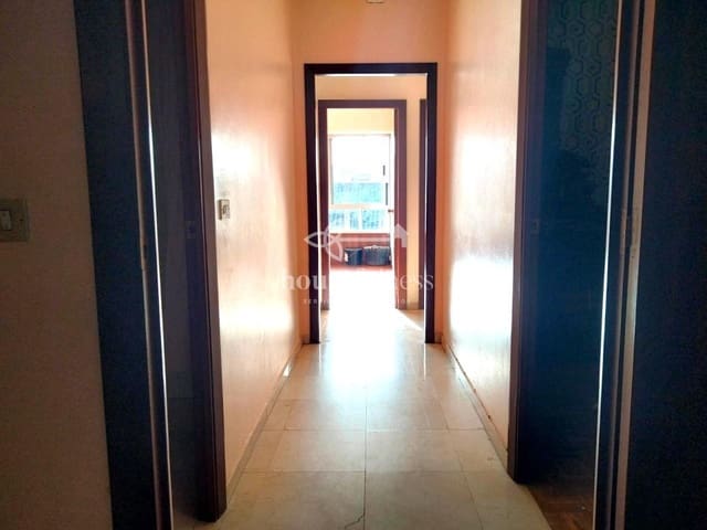 5 bedroom Flat for sale in Ferrol - € 115,000 (Ref: 9218860)