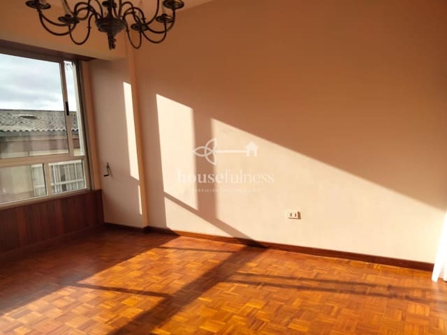 5 bedroom Flat for sale in Ferrol - € 115,000 (Ref: 9218860)