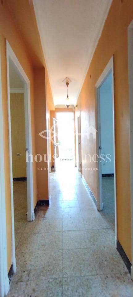 8 slaapkamer Huis te koop in Cabanas met garage - € 199.000 (Ref: 9218868)