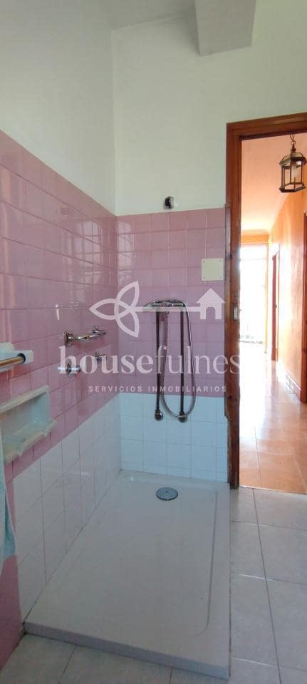 8 slaapkamer Huis te koop in Cabanas met garage - € 199.000 (Ref: 9218868)