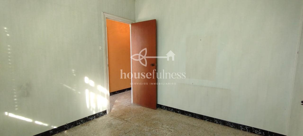 8 slaapkamer Huis te koop in Cabanas met garage - € 199.000 (Ref: 9218868)