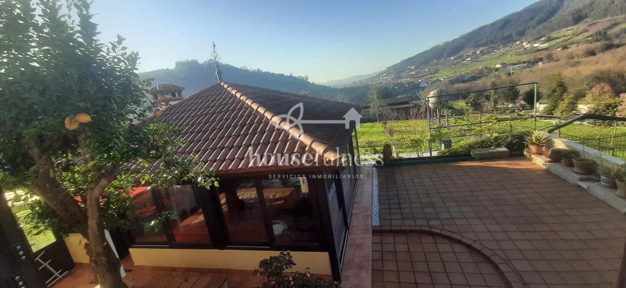 5 bedroom Townhouse for sale in Neda with garage - € 340,000 (Ref: 9218870)