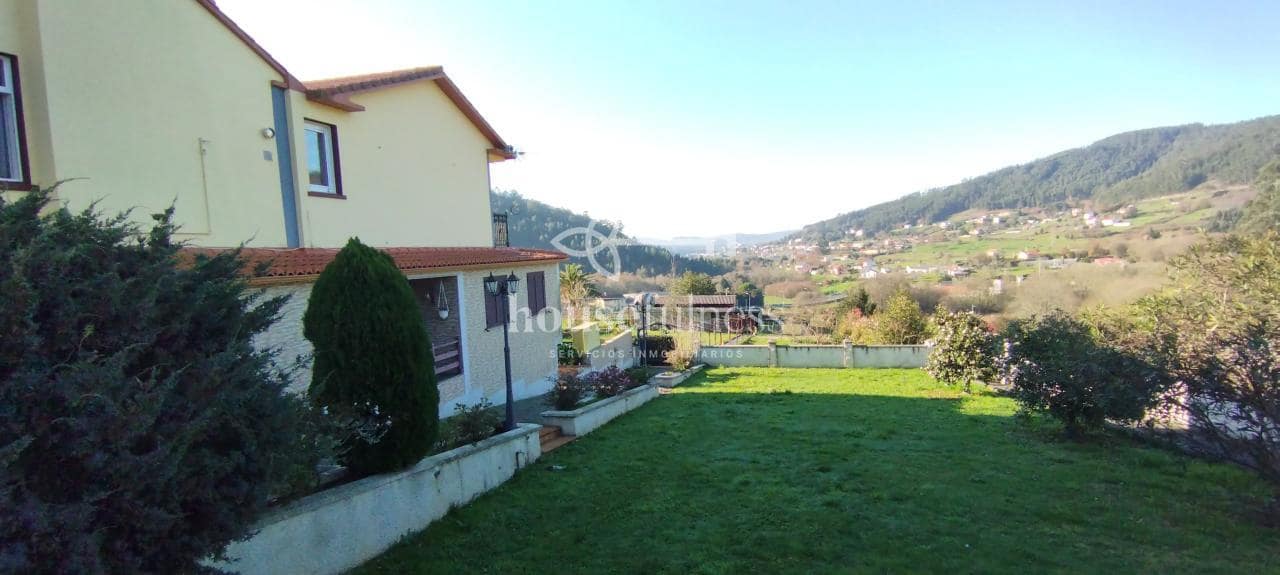 5 bedroom Townhouse for sale in Neda with garage - € 340,000 (Ref: 9218870)