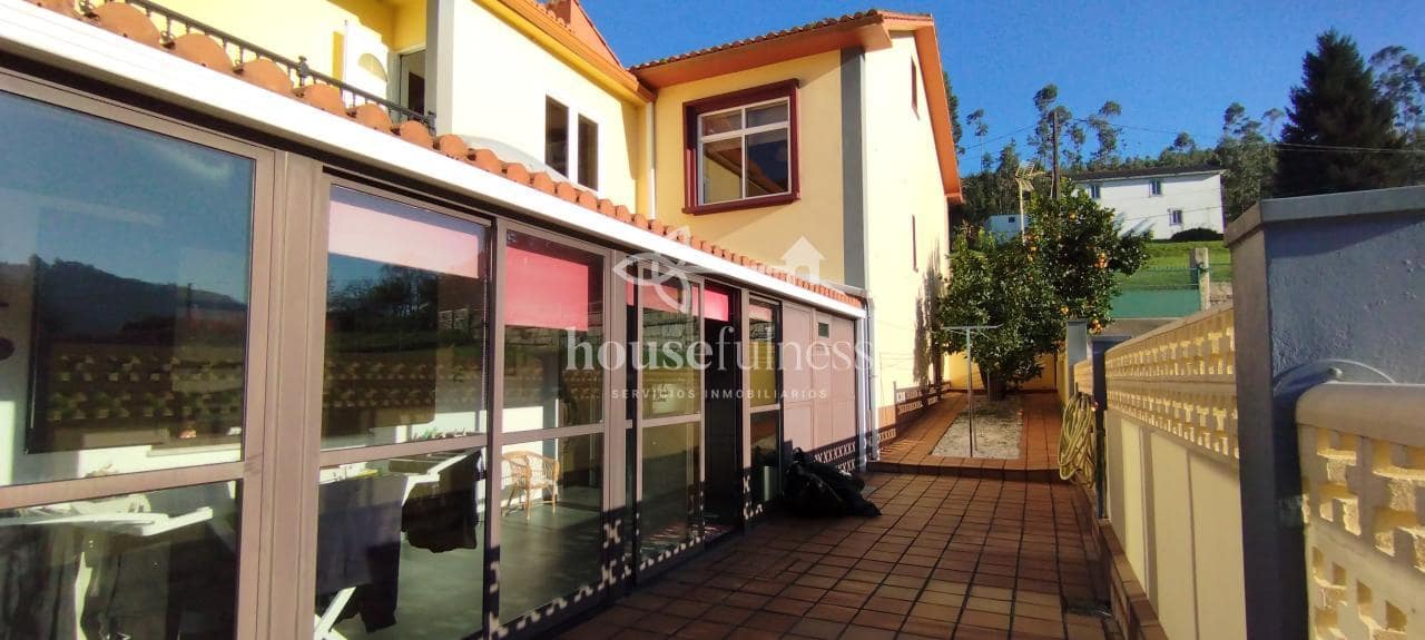 5 bedroom Townhouse for sale in Neda with garage - € 340,000 (Ref: 9218870)