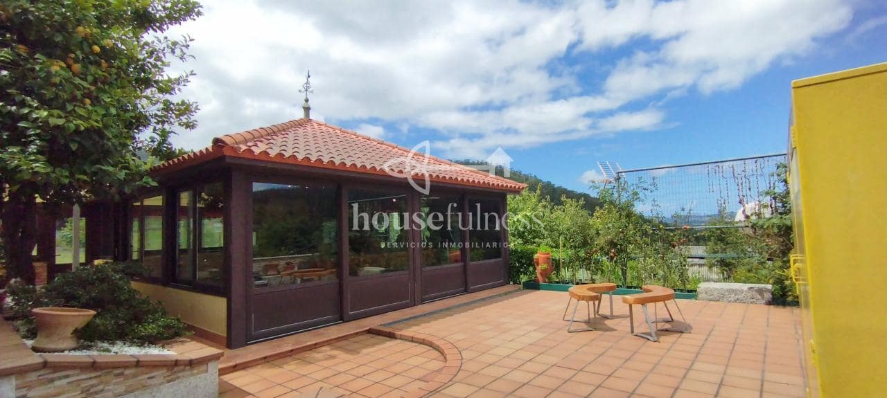 5 bedroom Townhouse for sale in Neda with garage - € 340,000 (Ref: 9218870)