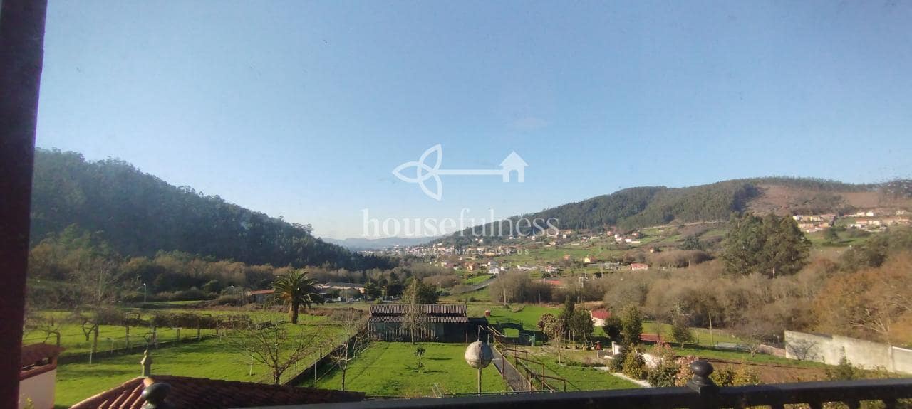 5 bedroom Townhouse for sale in Neda with garage - € 340,000 (Ref: 9218870)