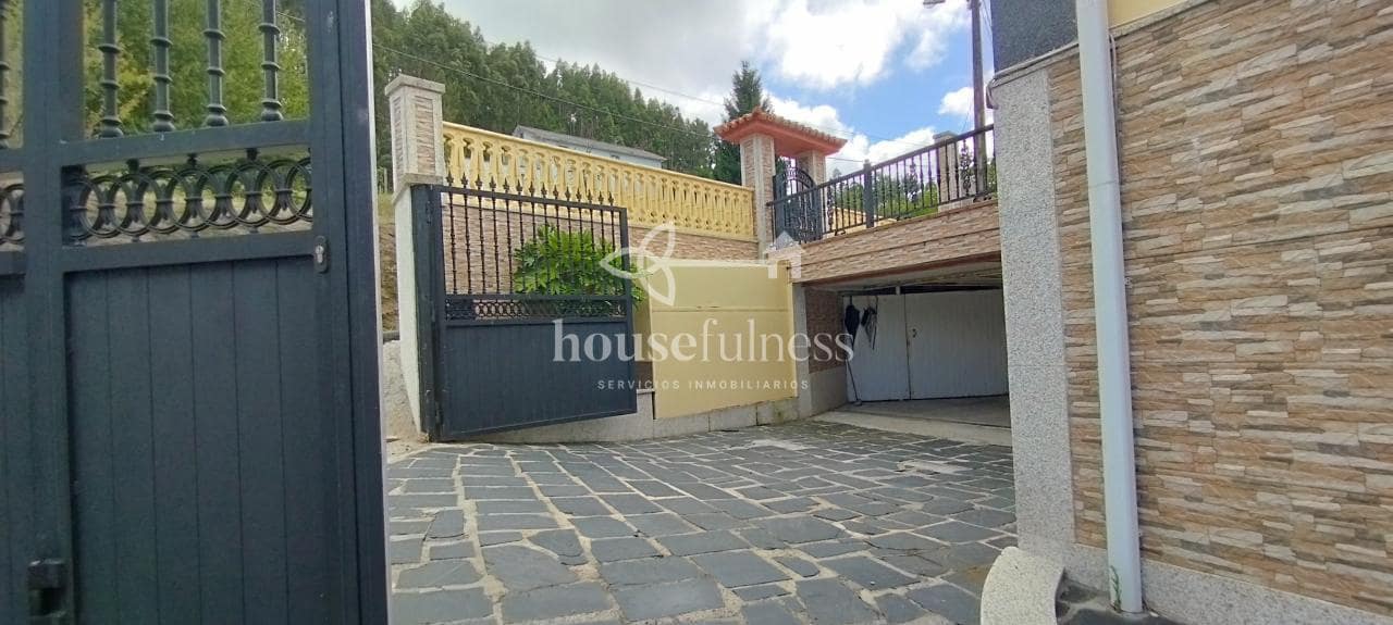 5 bedroom Townhouse for sale in Neda with garage - € 340,000 (Ref: 9218870)