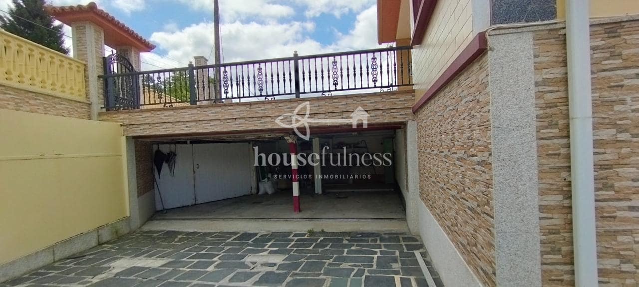 5 bedroom Townhouse for sale in Neda with garage - € 340,000 (Ref: 9218870)