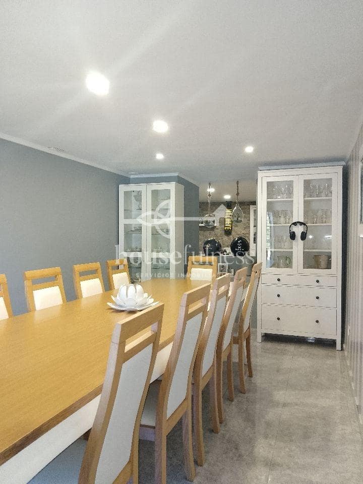 4 makuuhuone Omakotitalo myytävänä paikassa Ferrol mukana 
autotalli - 249 000 € (Ref: 9218871)