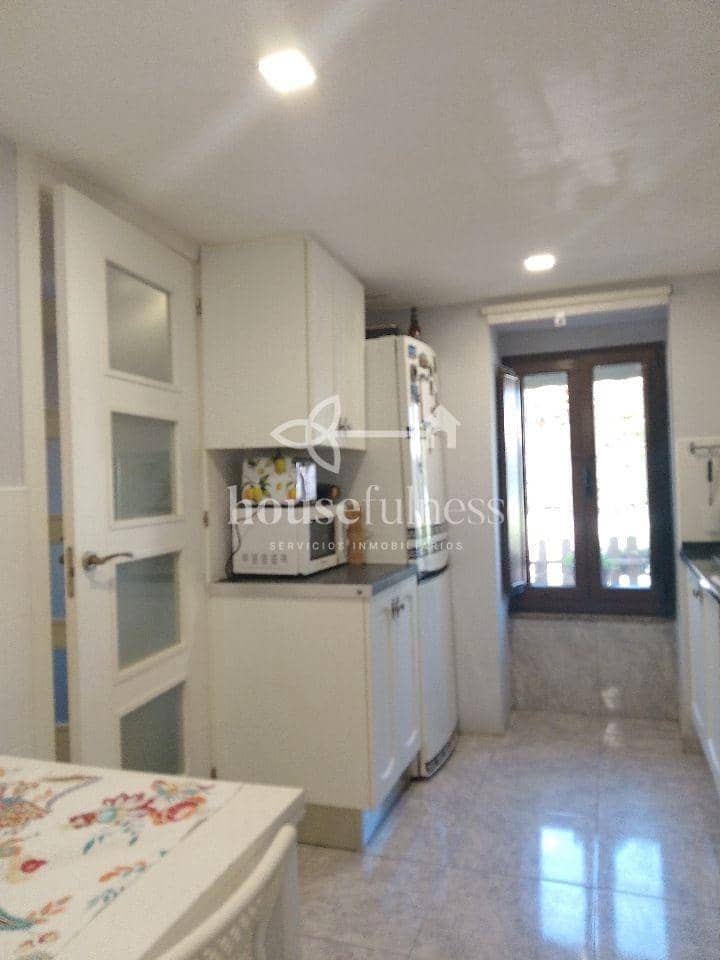 4 makuuhuone Omakotitalo myytävänä paikassa Ferrol mukana 
autotalli - 249 000 € (Ref: 9218871)