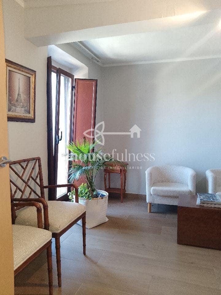 4 makuuhuone Omakotitalo myytävänä paikassa Ferrol mukana 
autotalli - 249 000 € (Ref: 9218871)