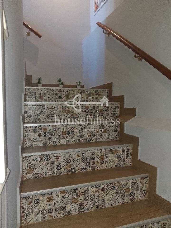 4 makuuhuone Omakotitalo myytävänä paikassa Ferrol mukana 
autotalli - 249 000 € (Ref: 9218871)