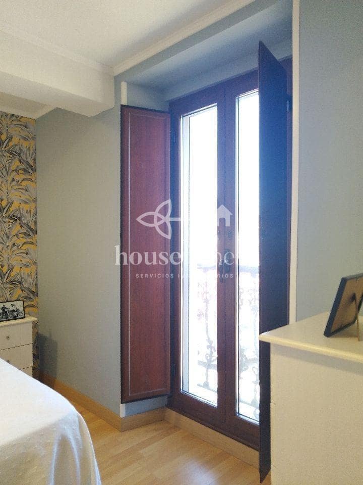 4 makuuhuone Omakotitalo myytävänä paikassa Ferrol mukana 
autotalli - 249 000 € (Ref: 9218871)