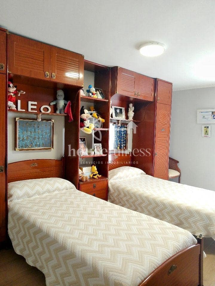 4 makuuhuone Omakotitalo myytävänä paikassa Ferrol mukana 
autotalli - 249 000 € (Ref: 9218871)