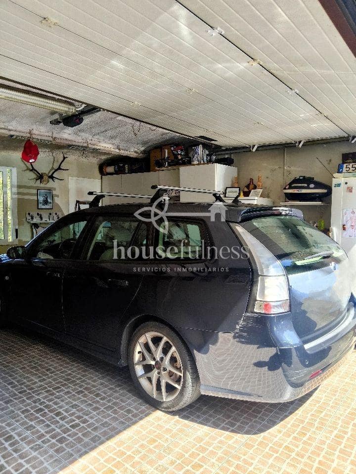 4 makuuhuone Omakotitalo myytävänä paikassa Ferrol mukana 
autotalli - 249 000 € (Ref: 9218871)