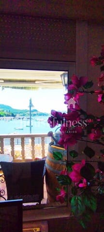 5 bedroom Townhouse for sale in Mugardos with garage - € 499,000 (Ref: 9218886)