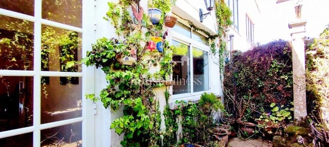 5 bedroom Townhouse for sale in Mugardos with garage - € 499,000 (Ref: 9218886)