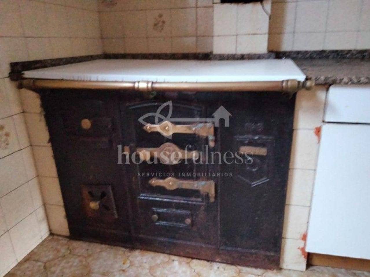 4 quarto Moradia Geminada para venda em Pontedeume - 90 000 € (Ref: 9218899)