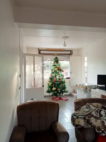 6 makuuhuone Huvila myytävänä paikassa Narón mukana 
autotalli - 175 000 € (Ref: 9218900)