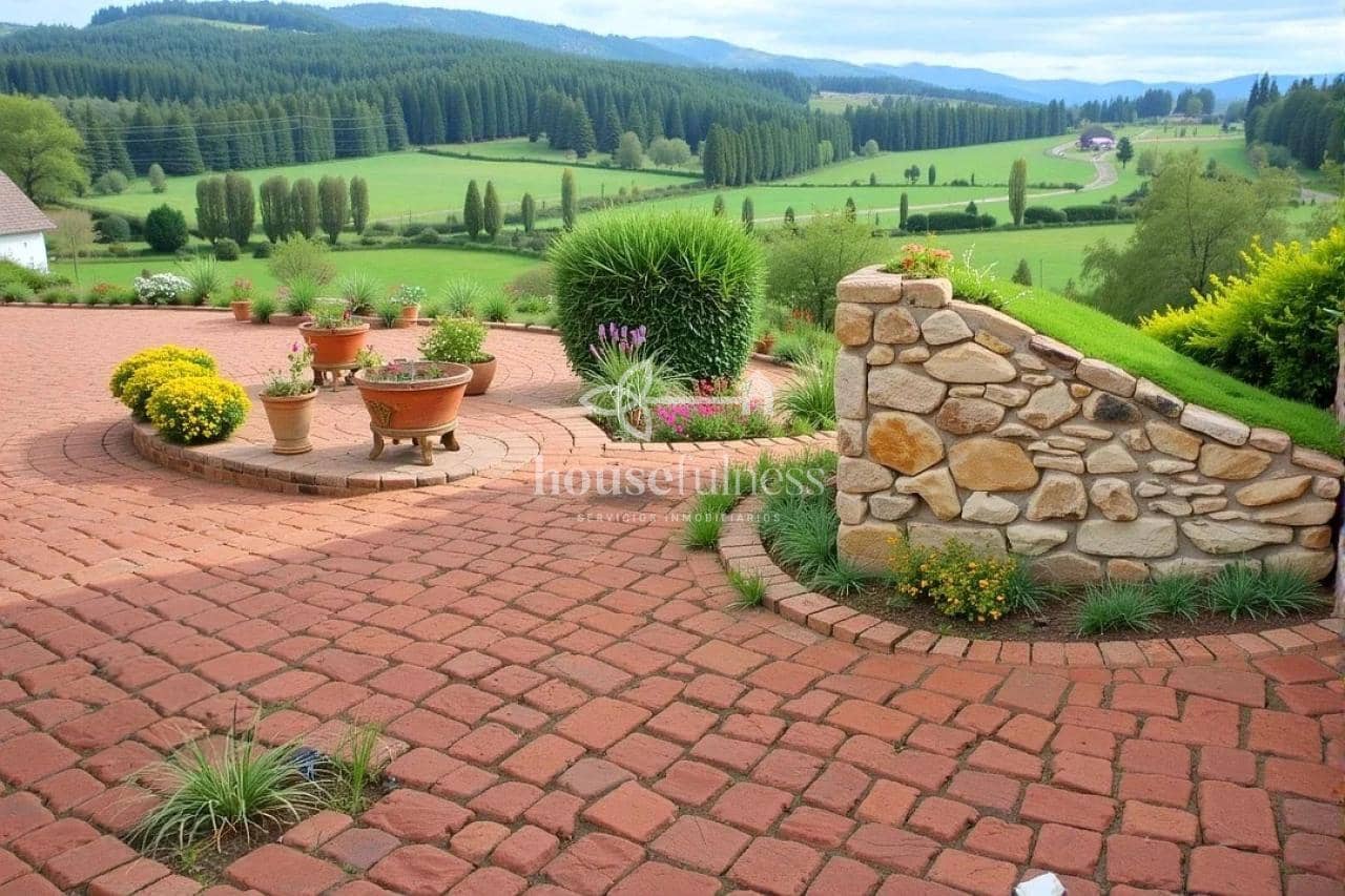 8 soverom Villa til salgs i O Vicedo - € 150 000 (Ref: 9218906)