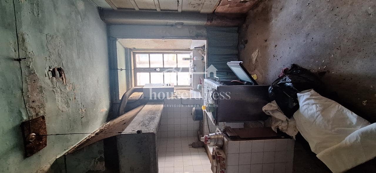 Townhouse for sale in Naron - € 250,000 (Ref: 9218909)