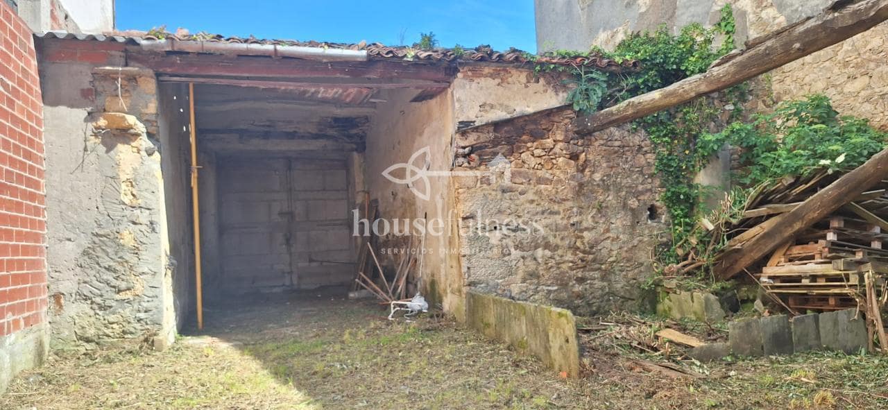 Ubebygd land til salgs i Naron - € 150 000 (Ref: 9218910)