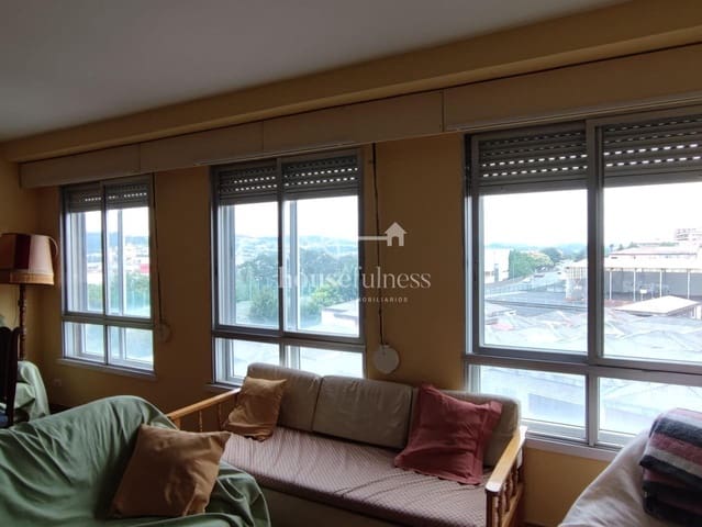 4 bedroom Flat for sale in Ferrol with garage - € 143,000 (Ref: 9218911)