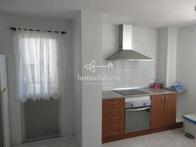 4 bedroom Flat for sale in Ferrol with garage - € 143,000 (Ref: 9218911)