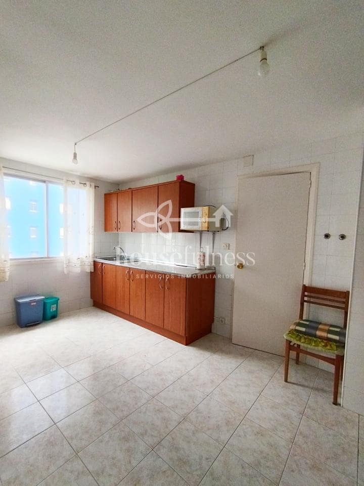 4 slaapkamer Flat te koop in Ferrol met garage - € 129.000 (Ref: 9218911)