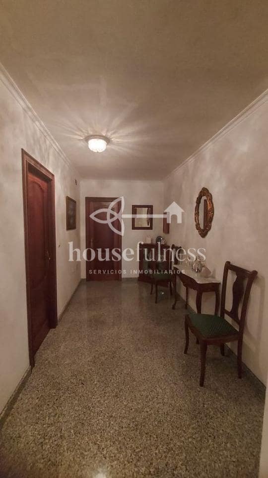 5 bedroom Villa for sale in San Sadurnino with garage - € 195,000 (Ref: 9219732)