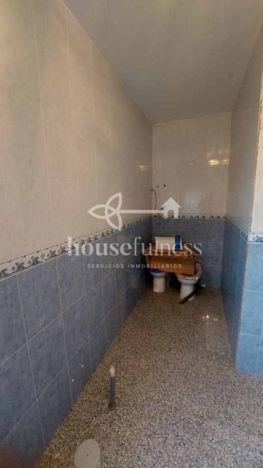 5 bedroom Villa for sale in San Sadurnino with garage - € 195,000 (Ref: 9219732)