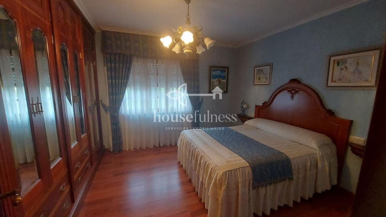 5 bedroom Villa for sale in San Sadurnino with garage - € 195,000 (Ref: 9219732)