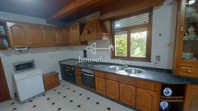 5 bedroom Villa for sale in San Sadurniño with garage - € 195,000 (Ref: 9219732)