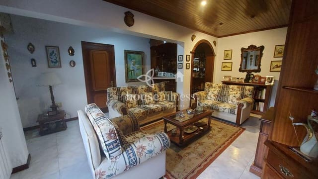 5 bedroom Villa for sale in San Sadurniño with garage - € 195,000 (Ref: 9219732)