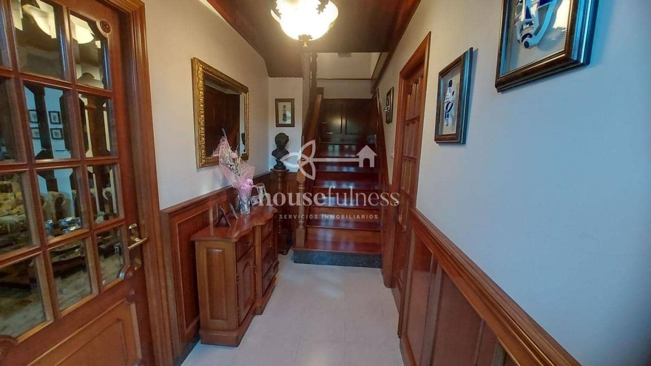 5 bedroom Villa for sale in San Sadurnino with garage - € 195,000 (Ref: 9219732)