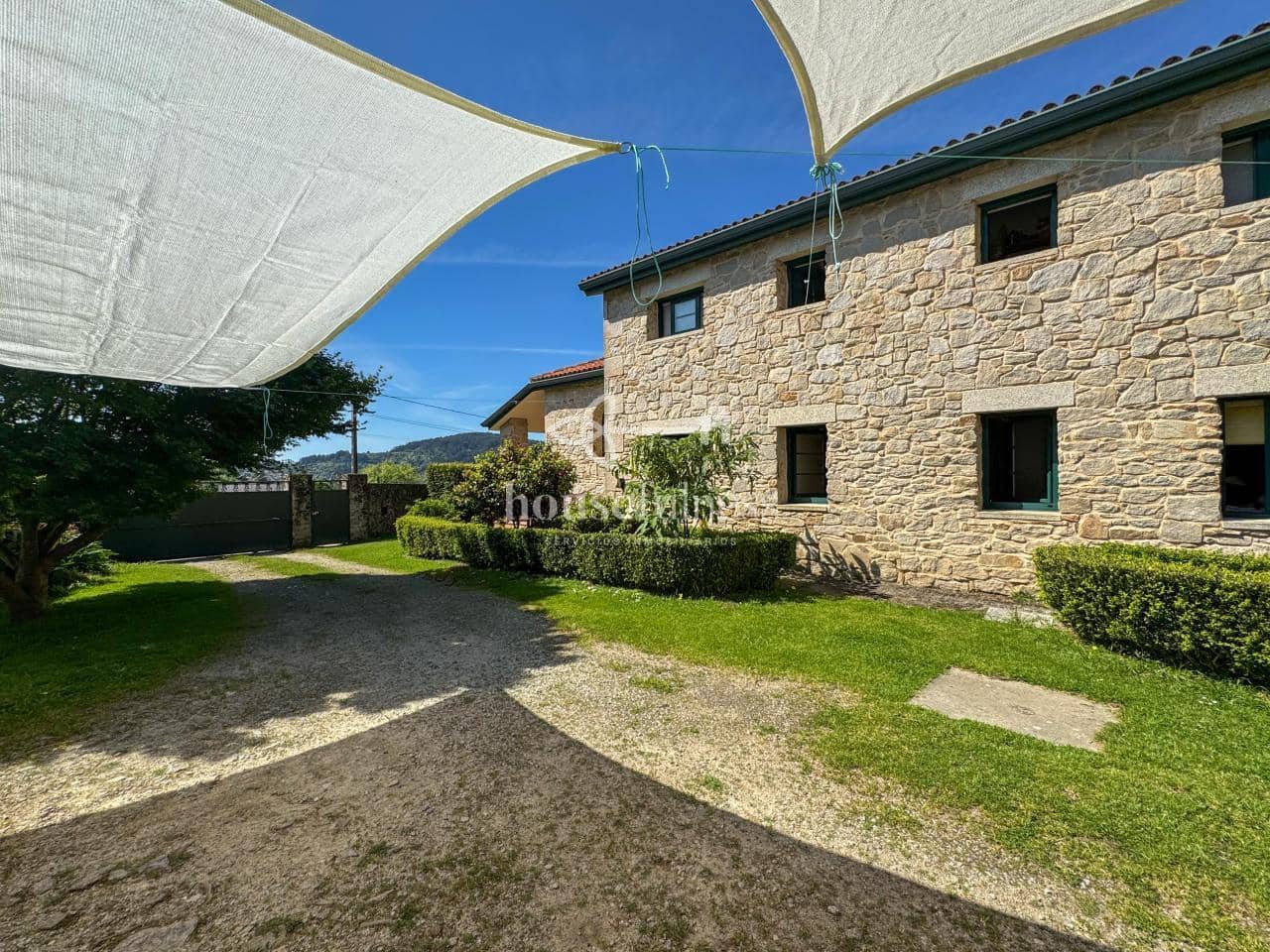 6 slaapkamer Villa te koop in Cabanas met zwembad garage - € 1.200.000 (Ref: 9232394)