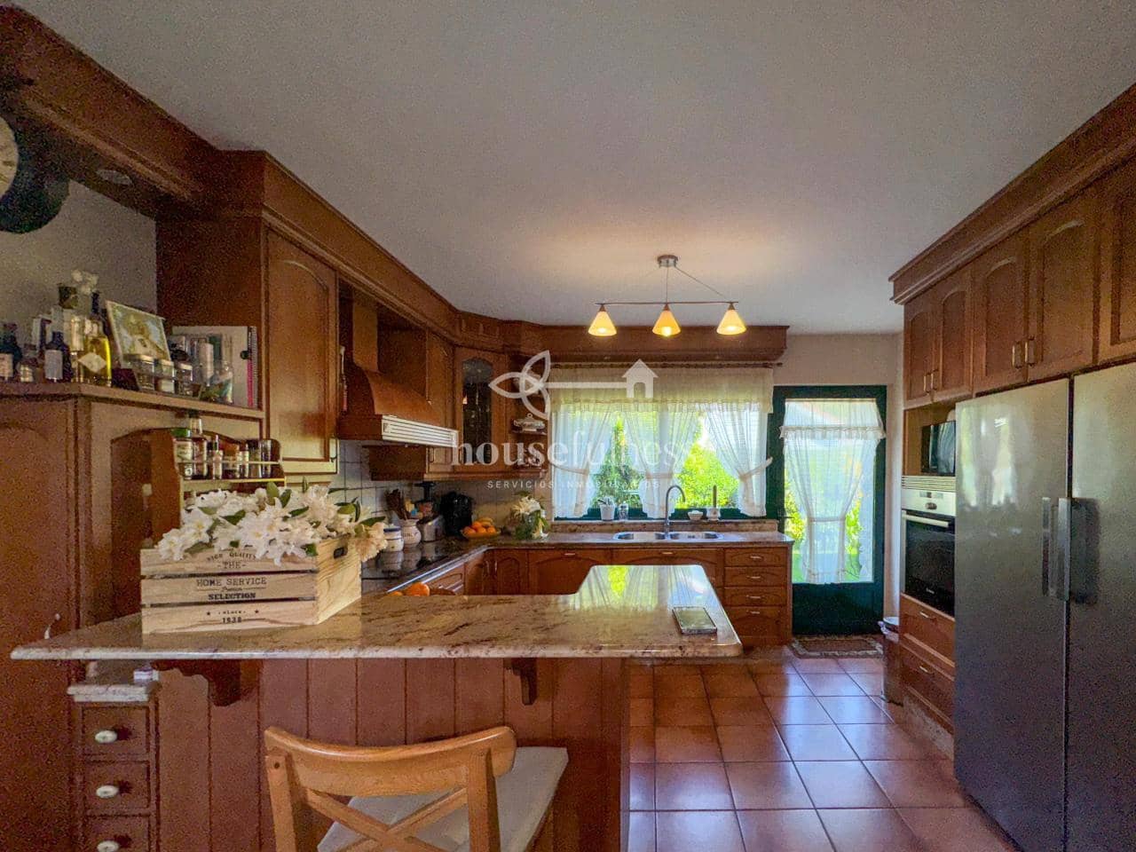 6 slaapkamer Villa te koop in Cabanas met zwembad garage - € 1.200.000 (Ref: 9232394)