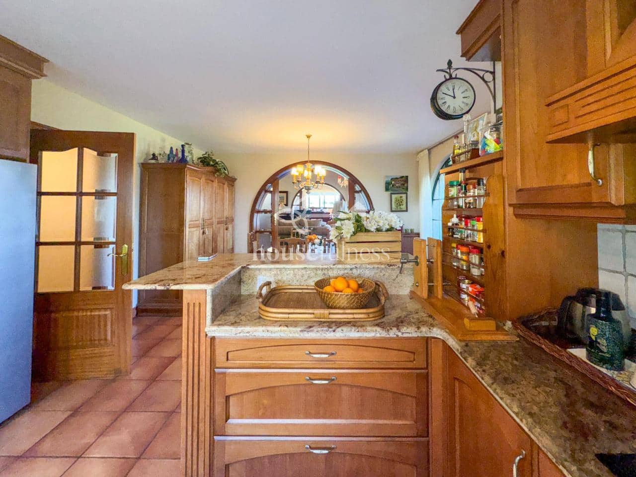 6 slaapkamer Villa te koop in Cabanas met zwembad garage - € 1.200.000 (Ref: 9232394)