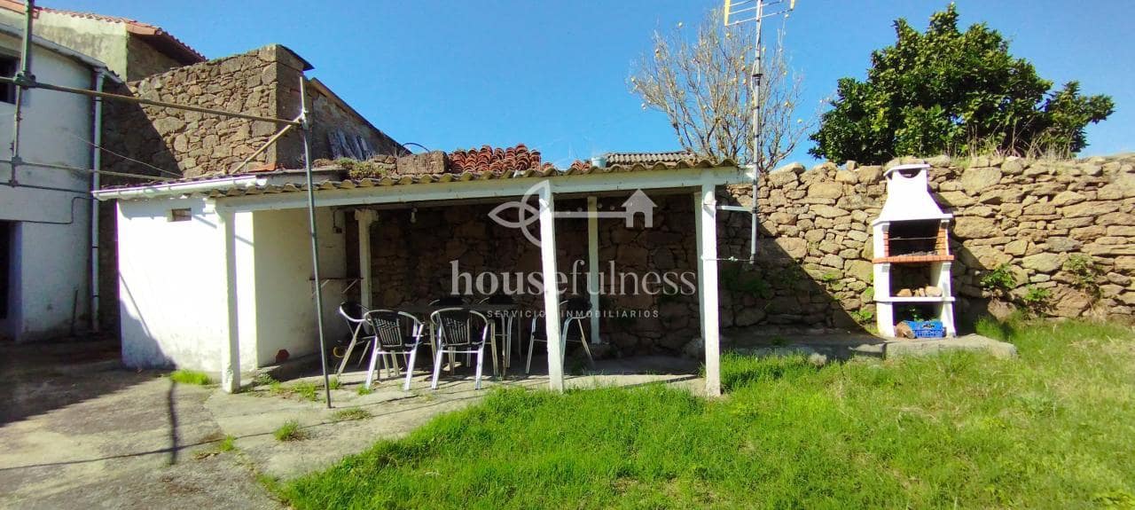 Casa de 3 habitaciones en Ferrol en venta - 110.000 € (Ref: 9239554)