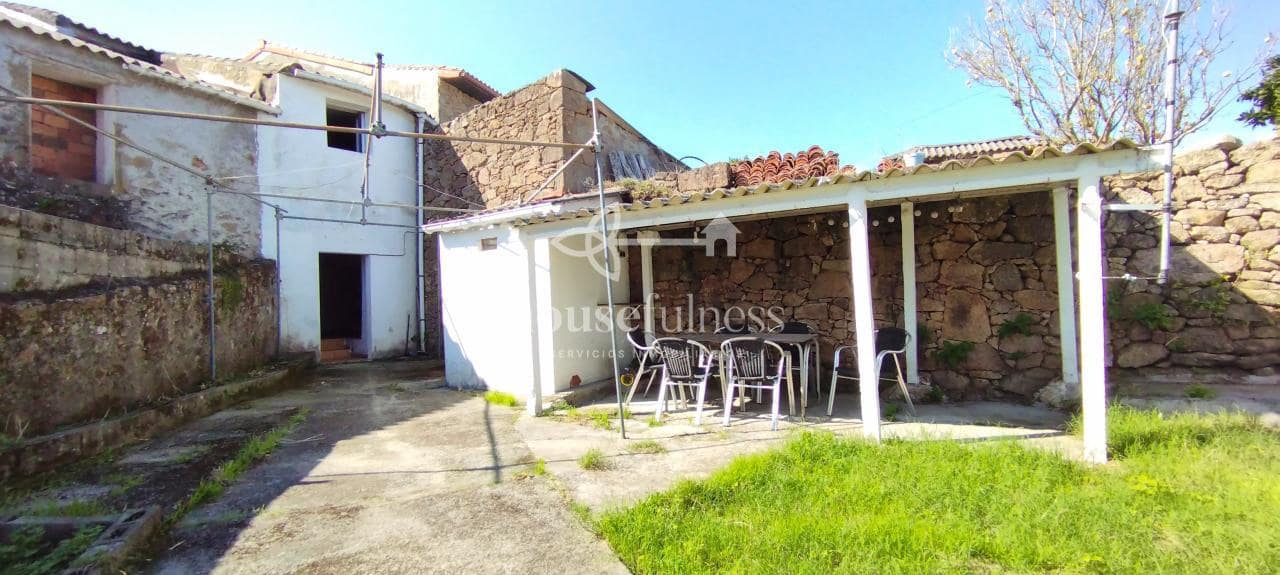 Casa de 3 habitaciones en Ferrol en venta - 110.000 € (Ref: 9239554)