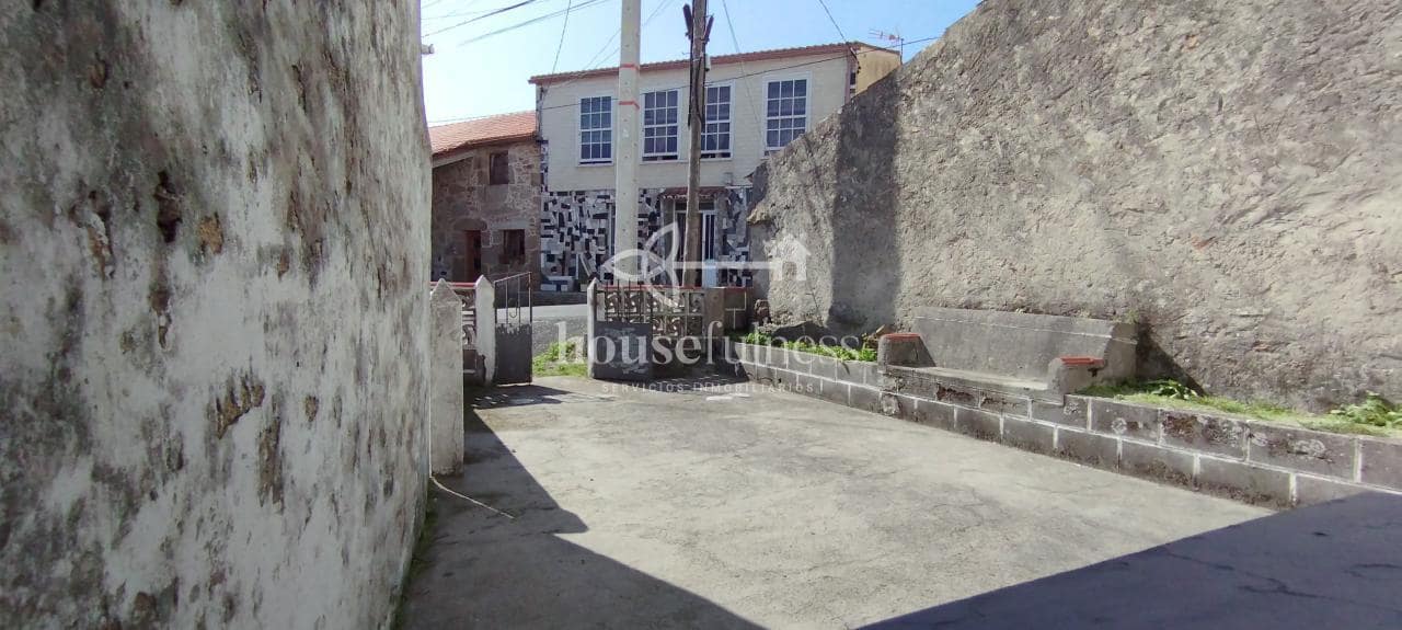 Casa de 3 habitaciones en Ferrol en venta - 110.000 € (Ref: 9239554)