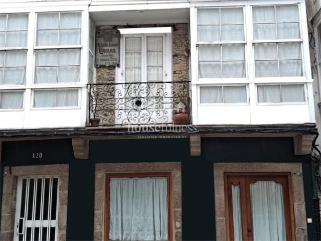 4 bedroom Flat for sale in Ferrol - € 140,000 (Ref: 9246371)