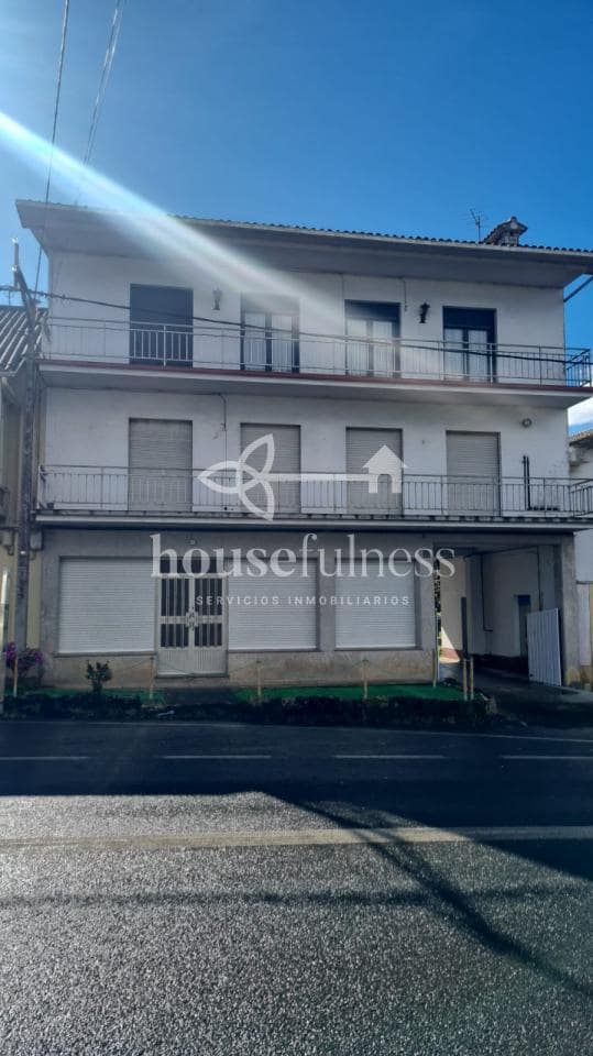 8 bedroom Townhouse for sale in Pontedeume - € 225,000 (Ref: 9256782)